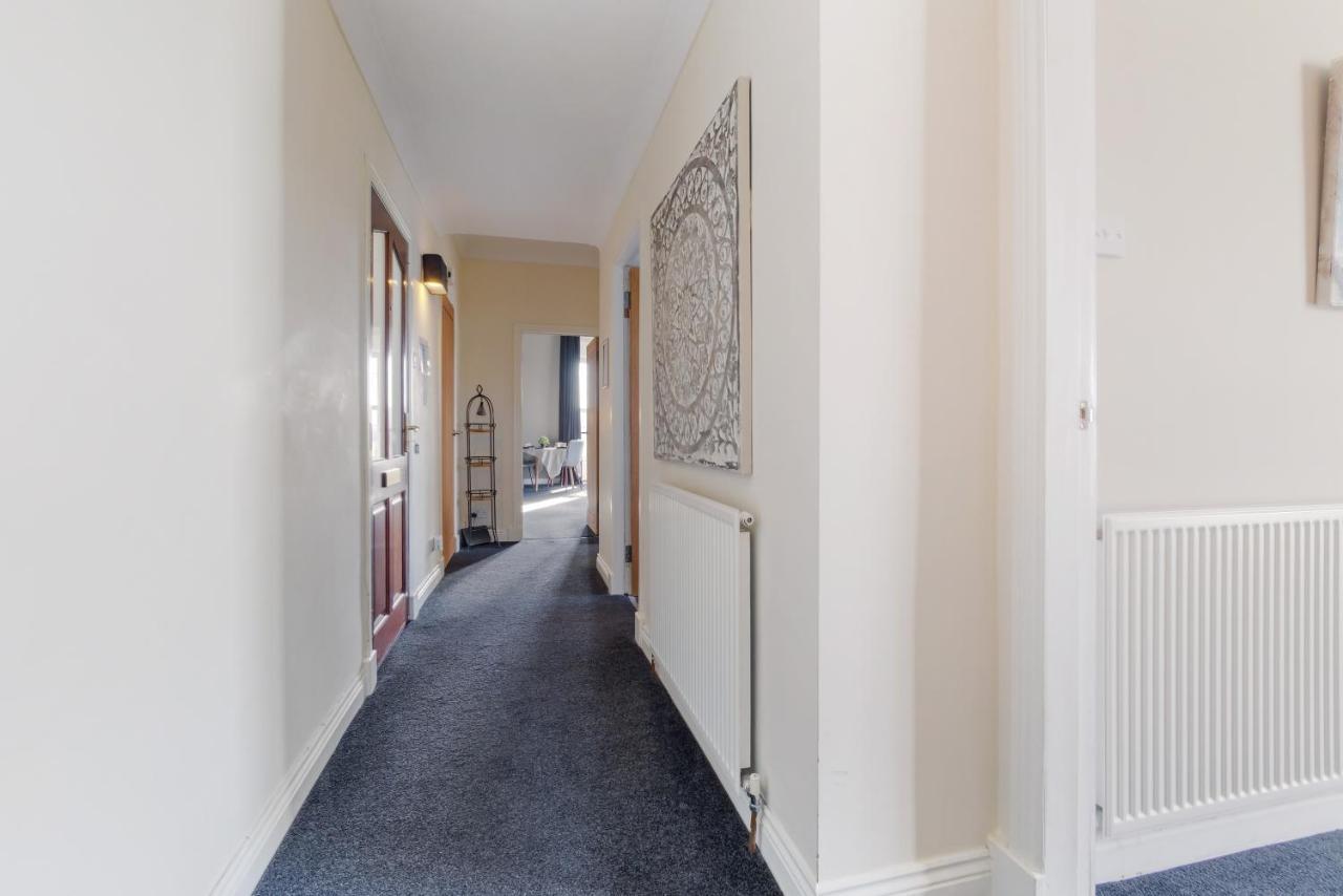 Beautiful 2 To 3 Bed Apartment With Stunning Views! Ayr Kültér fotó