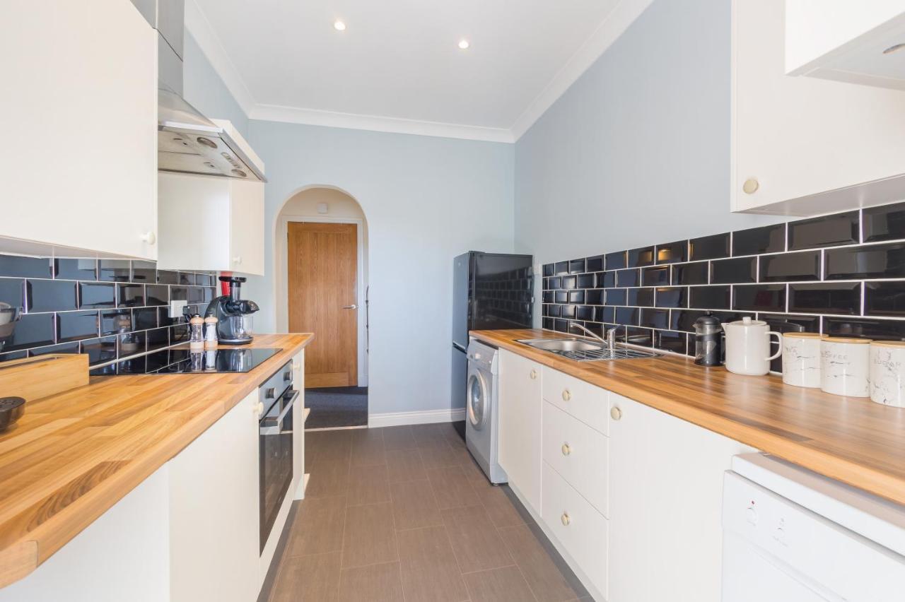 Beautiful 2 To 3 Bed Apartment With Stunning Views! Ayr Kültér fotó