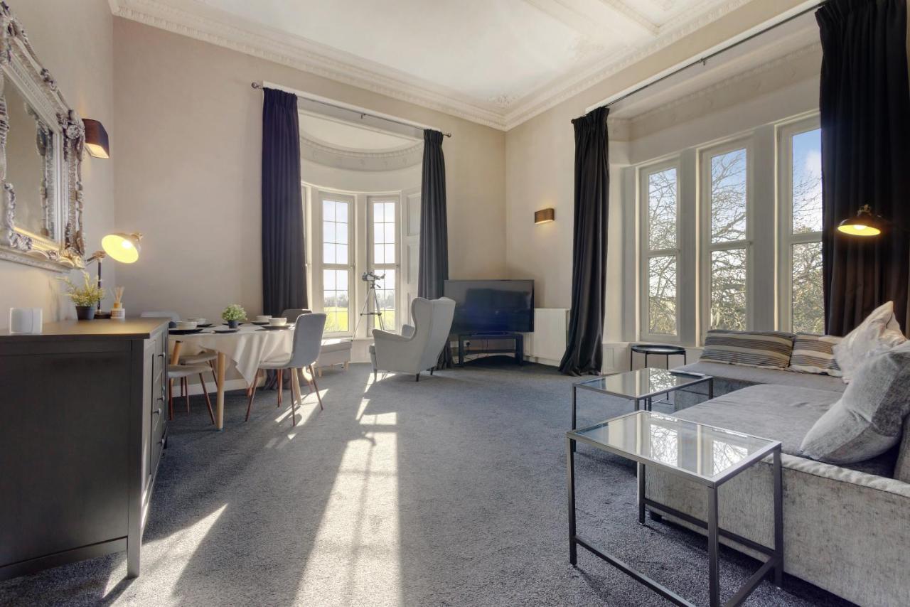 Beautiful 2 To 3 Bed Apartment With Stunning Views! Ayr Kültér fotó