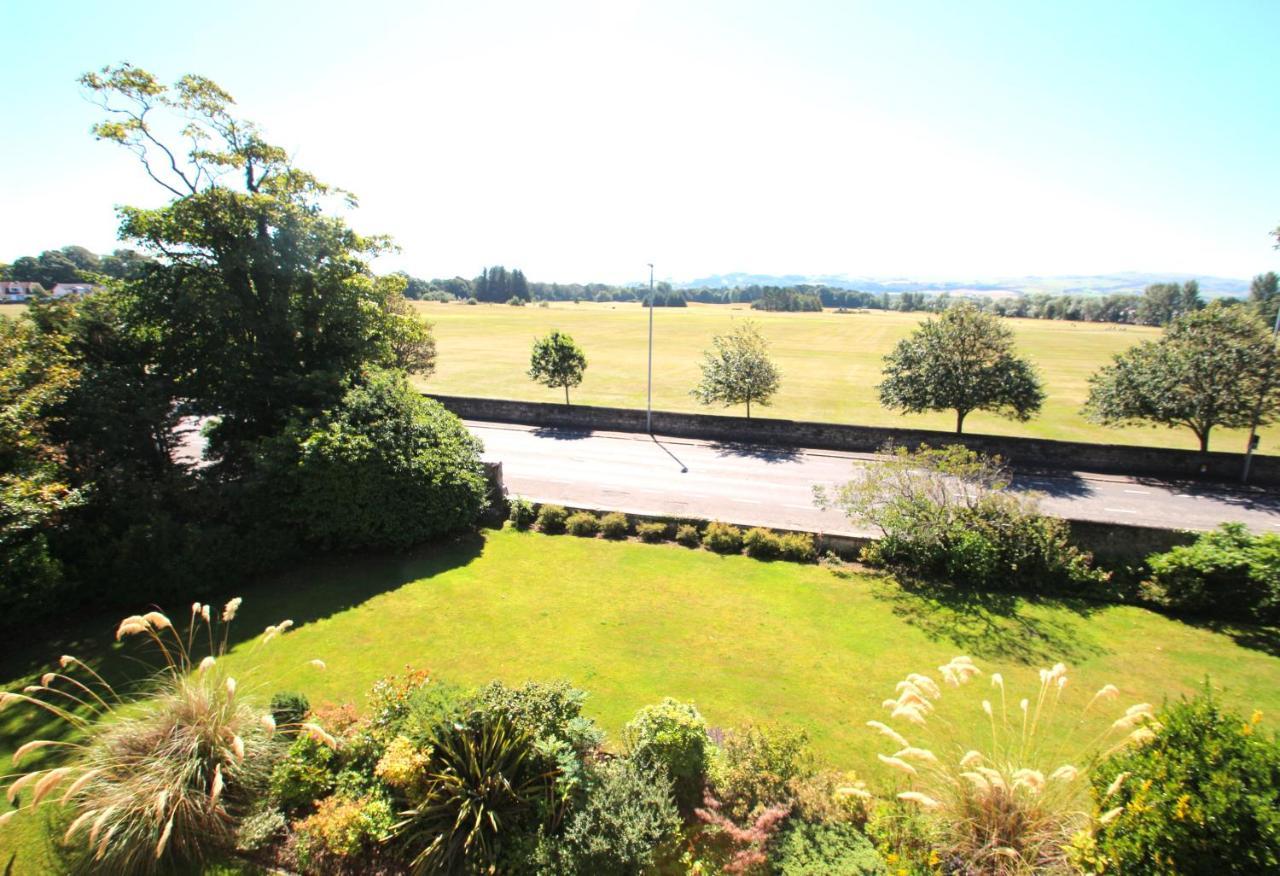 Beautiful 2 To 3 Bed Apartment With Stunning Views! Ayr Kültér fotó